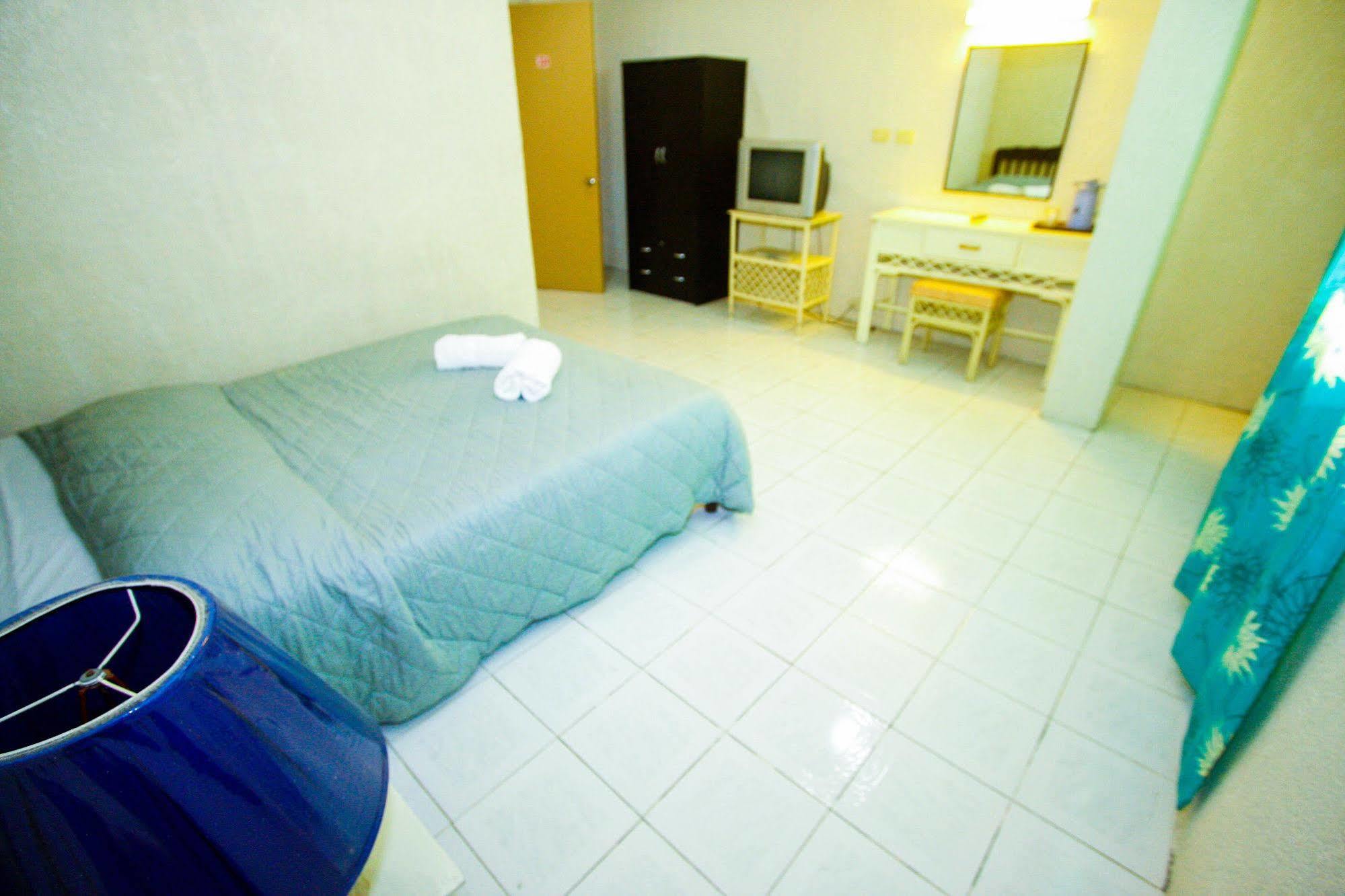 Bohol La Roca Hotel Totolan Екстер'єр фото