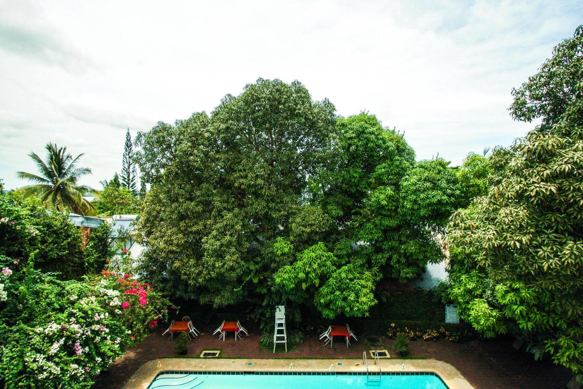 Bohol La Roca Hotel Totolan Екстер'єр фото